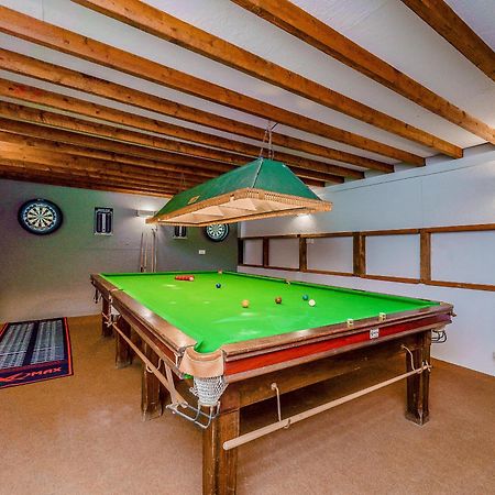 Rhiew Banc Villa Aberhafesp Bagian luar foto